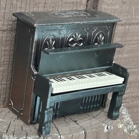 Mini Dollhouse Piano Cast Iron Pencil Sharpener Vintage Mini Musical Instrument - Picture 5 of 7